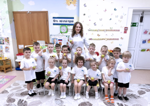 О здоровье с детства: врач-терапевт Алла Ильметова провела лекцию воспитанникам детского сада