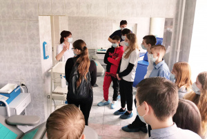 В отделении переливания крови Урайской больницы прошла экскурсия для школьников