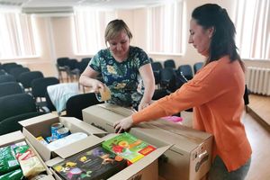 В Урайской больнице собрали коробки добра для молодежи города Макеевка 