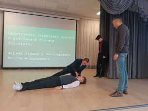Специалисты скорой медицинской помощи провели в Урае уроки первой помощи