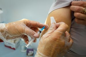 В Урайскую больницу поступила вакцина от гриппа