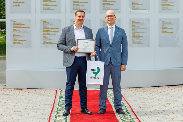 Ветераны и сотрудники Урайской больницы получили заслуженные награды в день рождения города