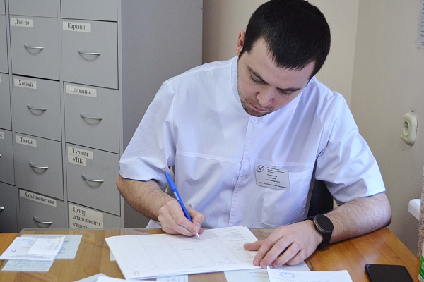 Врачи Клинического врачебно-физкультурного диспансера провели углубленный осмотр спортсменов Урая   