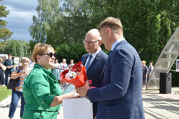 Имя главной медицинской сестры занесено на городскую Доску Почета