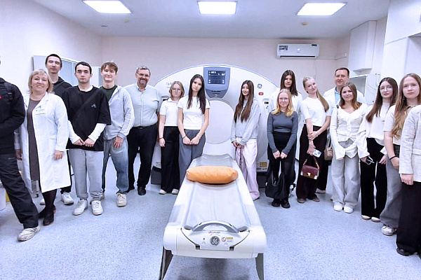 В Урайской городской клинической больнице прошла первая экскурсия для медицинского класса