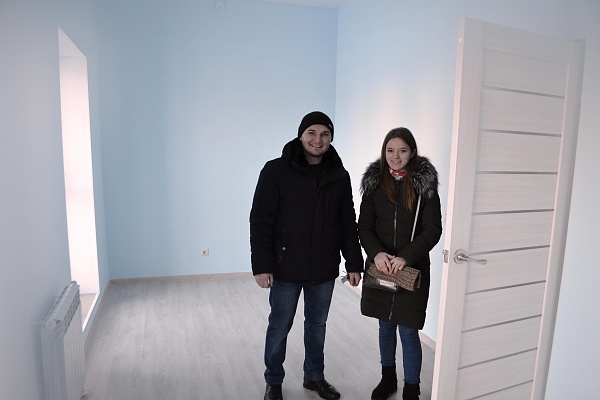 Сотрудники Урайской больницы получили новые квартиры 