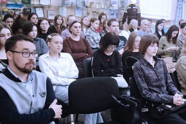 Встреча поколений: ветераны здравоохранения поделились опытом с будущими специалистами