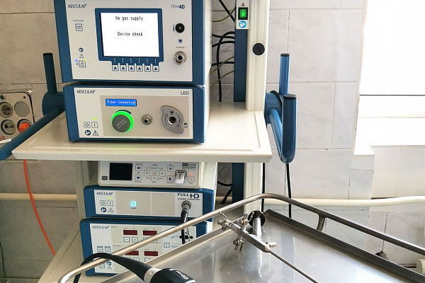 В Урайскую больницу поступило новое оборудование для проведения малоинвазивных операций