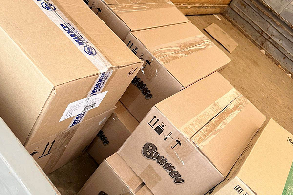 В Урайской больнице собрали коробки добра для молодежи города Макеевка 