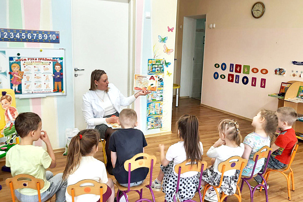 Праздник здоровья в детском саду: полезные «лучики» от врача-эпидемиолога