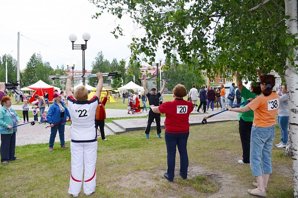 В Урае 12 июня на площади Первооткрывателей прошел фестиваль здорового образа жизни, посвященный празднованию Дня России 