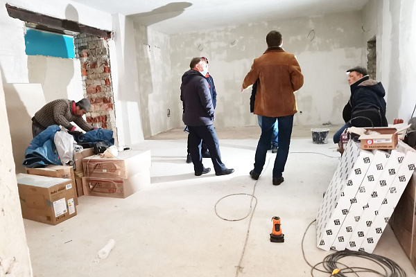 Все работы идут по графику. В Урайской больнице завершается этап подготовки помещения для МРТ