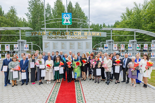 Имя заведующего отделением новорожденных занесли на городскую Доску почета