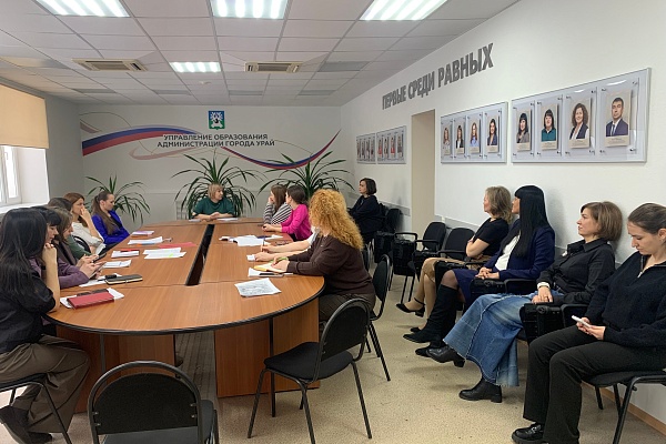 Проверяйте здоровье вместе с нами. Сотрудники Урайской больницы проводят профилактические встречи с работниками организаций 